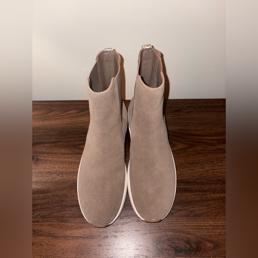 Ralph Lauren LRL women’s Tan Chelsea slip-on sneaker boots